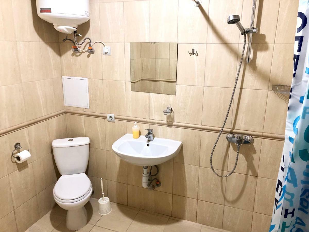 Modern Aparthotel near metro Pecherska Kiev Buitenkant foto