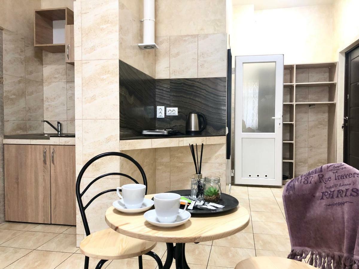Modern Aparthotel near metro Pecherska Kiev Buitenkant foto